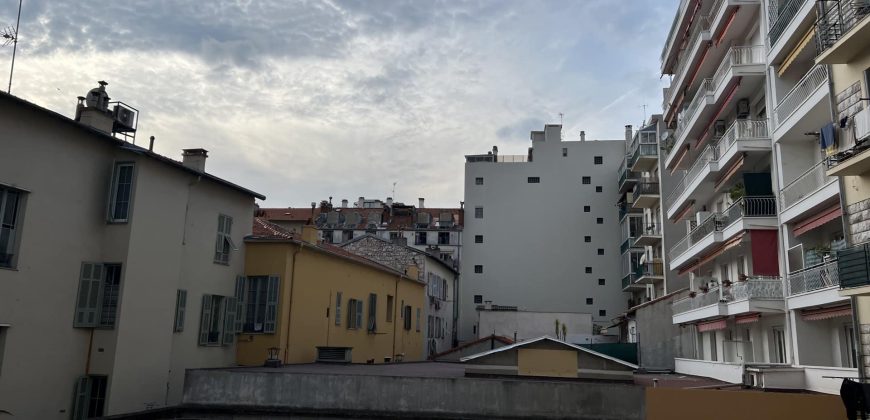 NICE – Libération/Gare du Sud – Rue TORRINI – 2P –  RENOVATION EN COURS- Affaire