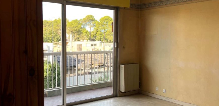 LE CANNET –  Grand studio avec terrasse – Exposition Ouest – Ascenseur – Cave