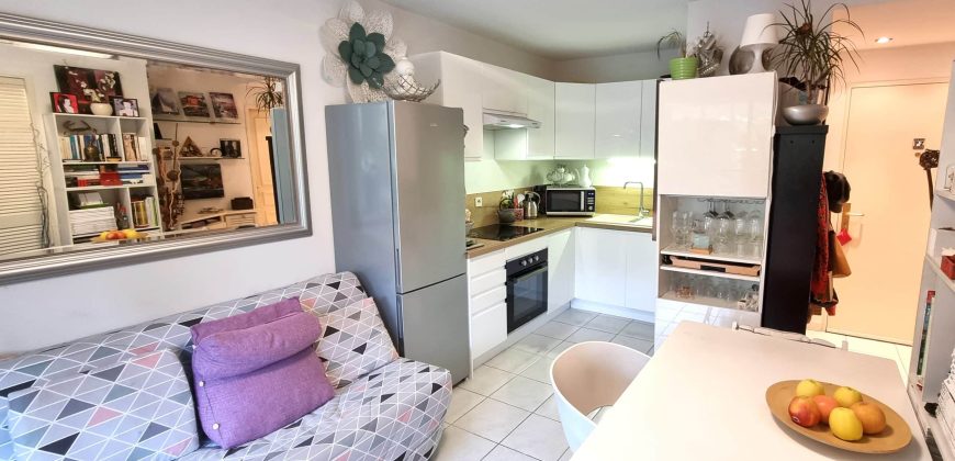 MENTON – Proche Centre – Bas BORRIGO – 2P – Terrasse de 30m2 – Parking privé