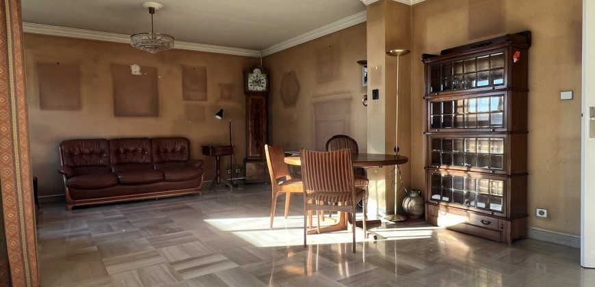CIMIEZ  – T3 Grand 82m2, étage, terrasse, Garage fermé, vue ville et mer, Cave