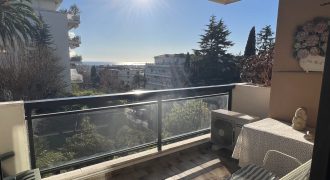 CIMIEZ  – T3 Grand 82m2, étage, terrasse, Garage fermé, vue ville et mer, Cave