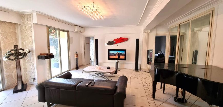 3 PIÈCES – NICE CIMIEZ – REZ DE JARDIN 130 M2 – GARAGE FERMÉ – CAVE – PROCHE COMMANDANT GEROME