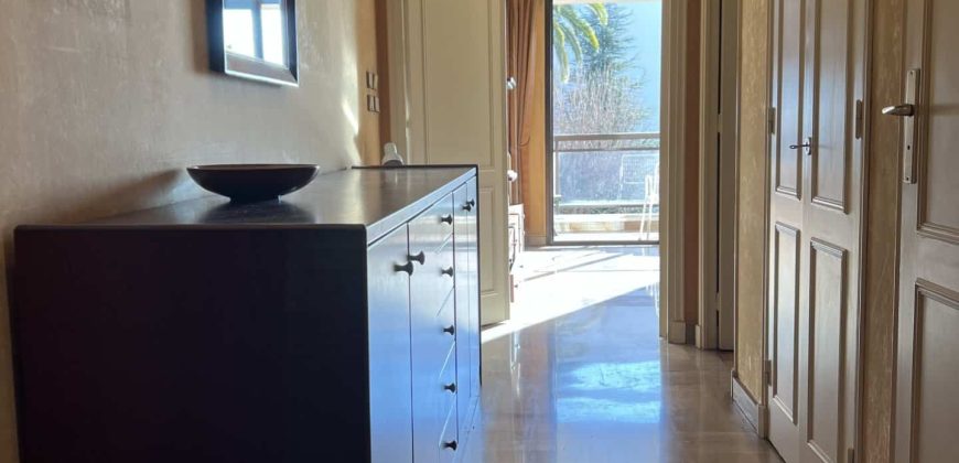 CIMIEZ  – T3 Grand 82m2, étage, terrasse, Garage fermé, vue ville et mer, Cave
