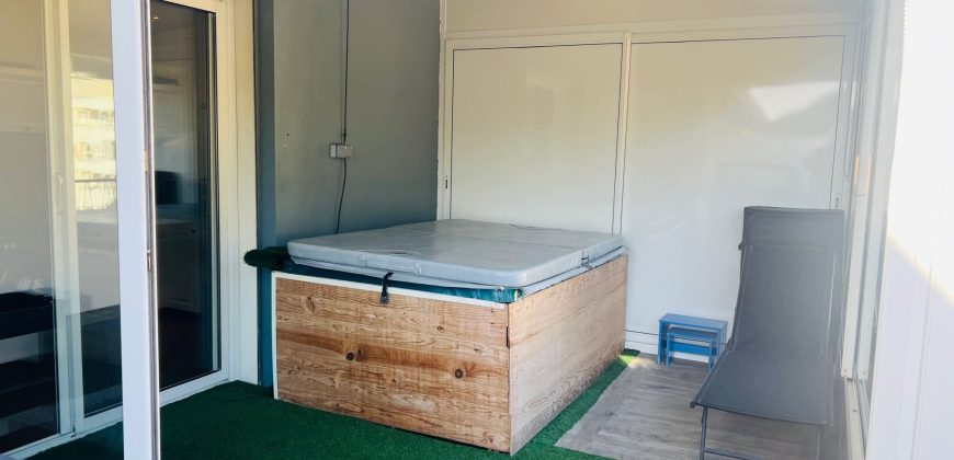 DERNIER ETAGE, bas bd Madeleine , 36,7 m² + superbe Terrasse 15m2 vue dégagée, immeuble Rometti 