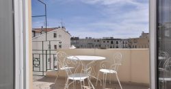 Nice Carré d’Or –  DERNIER ETAGE Sud  –  beau 3P + terrasse de 18m2 – ascenseur