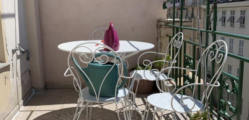 Nice Carré d’Or –  DERNIER ETAGE Sud  –  beau 3P + terrasse de 18m2 – ascenseur