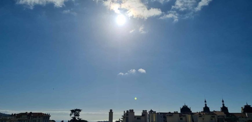 CIMIEZ – Appartement 3 pièces 55 m² – Etage élevé – Balcon Exposition Sud au calme total – Parking et Cave