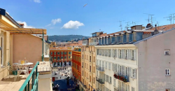 Nice Carré d’Or –  DERNIER ETAGE Sud  –  beau 3P + terrasse de 18m2 – ascenseur