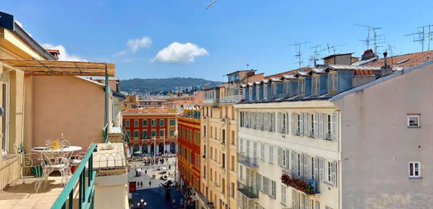 Nice Carré d’Or –  DERNIER ETAGE Sud  –  beau 3P + terrasse de 18m2 – ascenseur