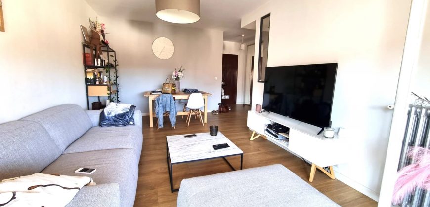 Nice Nord – Villa ARSON – Bel apparement 2 pièces de 55 m2 en étage avec terrasse, calme, Expo Sud, Belle vue dégagée.