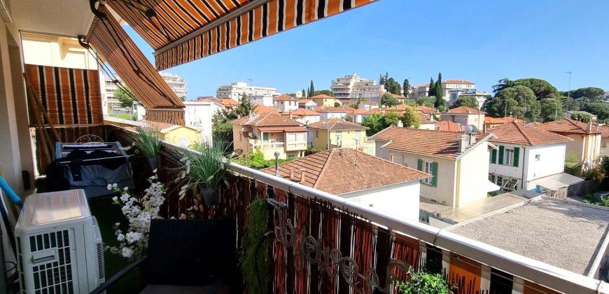 Nice Nord – Villa ARSON – Bel apparement 2 pièces de 55 m2 en étage avec terrasse, calme, Expo Sud, Belle vue dégagée.