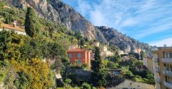 MENTON GARAVAN  à proximité du Port et de la Mer— Appartement 2 Pièces 43 m2 – dernier étage avec Terrasse – Garage et Cave.