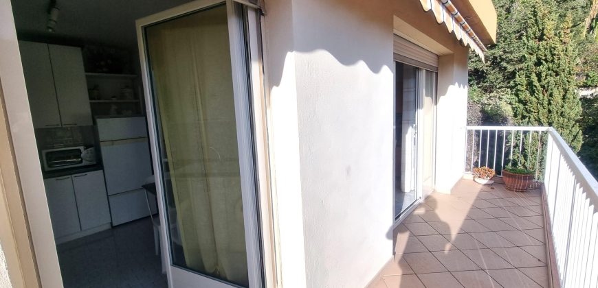 MENTON GARAVAN  à proximité du Port et de la Mer— Appartement 2 Pièces 43 m2 – dernier étage avec Terrasse – Garage et Cave.