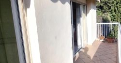 MENTON GARAVAN  à proximité du Port et de la Mer— Appartement 2 Pièces 43 m2 – dernier étage avec Terrasse – Garage et Cave.