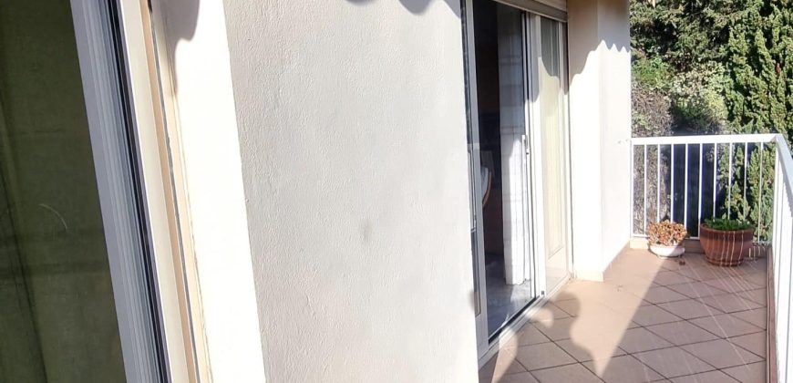 MENTON GARAVAN  à proximité du Port et de la Mer— Appartement 2 Pièces 43 m2 – dernier étage avec Terrasse – Garage et Cave.