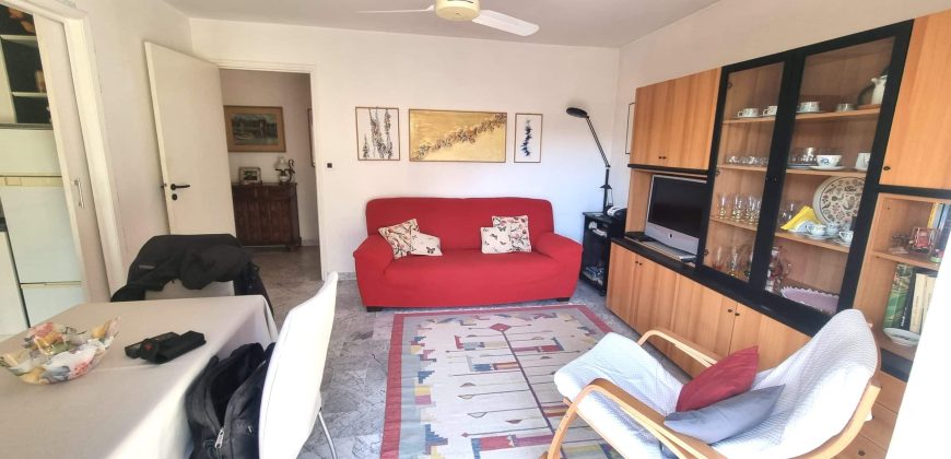 MENTON GARAVAN  à proximité du Port et de la Mer— Appartement 2 Pièces 43 m2 – dernier étage avec Terrasse – Garage et Cave.