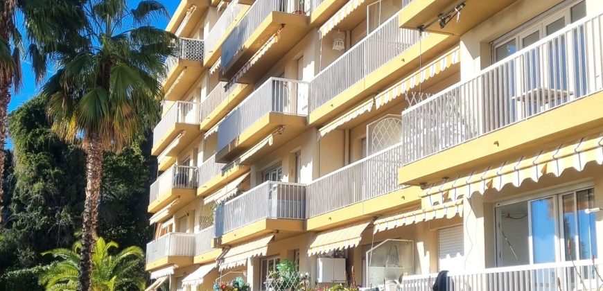 MENTON GARAVAN  à proximité du Port et de la Mer— Appartement 2 Pièces 43 m2 – dernier étage avec Terrasse – Garage et Cave.