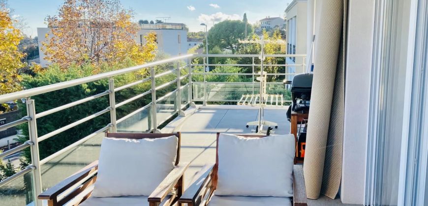 Nice Pessicart – 3P en parfait état, terrasse, garage, VUE VILLE et MER