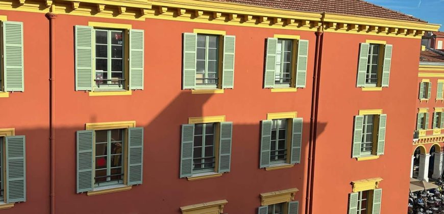 NICE PLACE MASSENA  – Duplex Dernier étage 2/3P, ascenseur, meublé