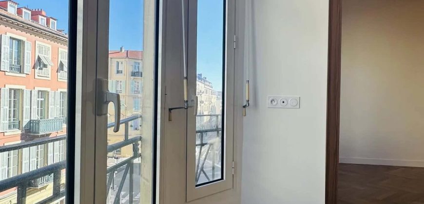 Nice PORT – 2/3p Art Deco, belle rénovation, ascenseur , clim