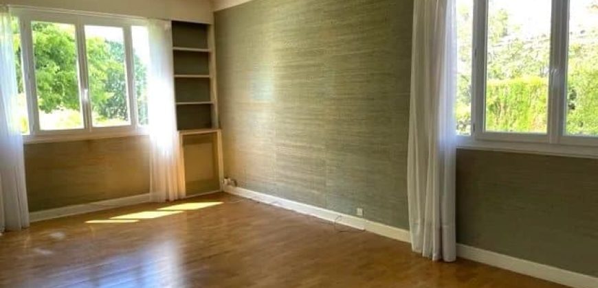 Bas CIMIEZ,  Appartement 2 pièces de 50 m2 au calme, exposition Sud Ouest