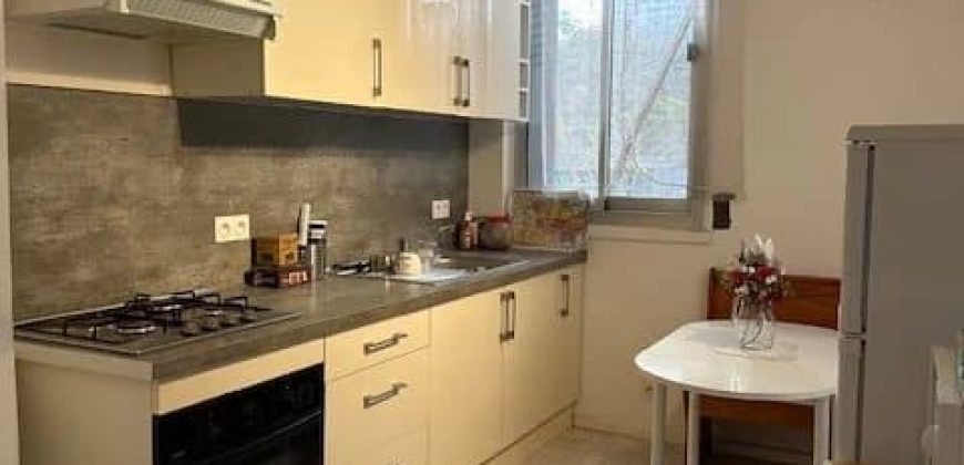 NICE CENTRE LIBERATION – Grand 2P de 50m2 au calme, cave, investissement