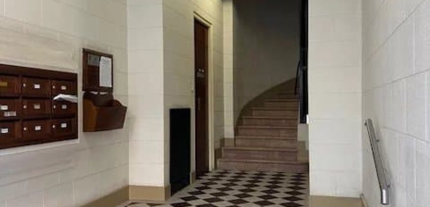 NICE CENTRE LIBERATION – Grand 2P de 50m2 au calme, cave, investissement