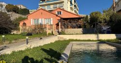 Nice Nord – Belle Maison superficie 95 m2 (Extension possible)  sur un beau terrain plat de 1000 m2 – piscine – Parking et Garage.