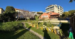 Nice Nord – Belle Maison superficie 95 m2 (Extension possible)  sur un beau terrain plat de 1000 m2 – piscine – Parking et Garage.