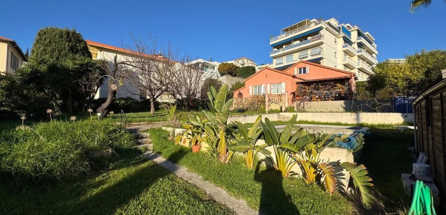 Nice Nord – Belle Maison superficie 95 m2 (Extension possible)  sur un beau terrain plat de 1000 m2 – piscine – Parking et Garage.