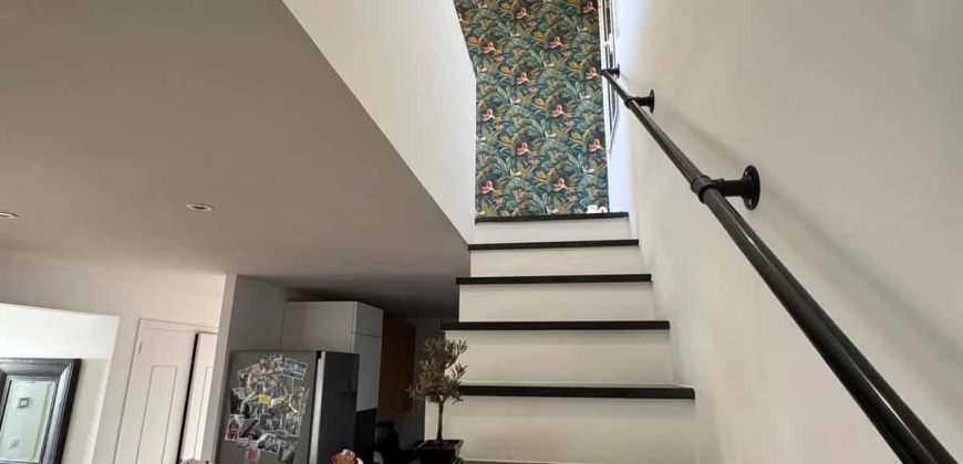 Nice Nord – Belle Maison superficie 95 m2 (Extension possible)  sur un beau terrain plat de 1000 m2 – piscine – Parking et Garage.