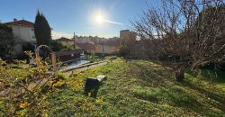 Nice Nord – Belle Maison superficie 95 m2 (Extension possible)  sur un beau terrain plat de 1000 m2 – piscine – Parking et Garage.