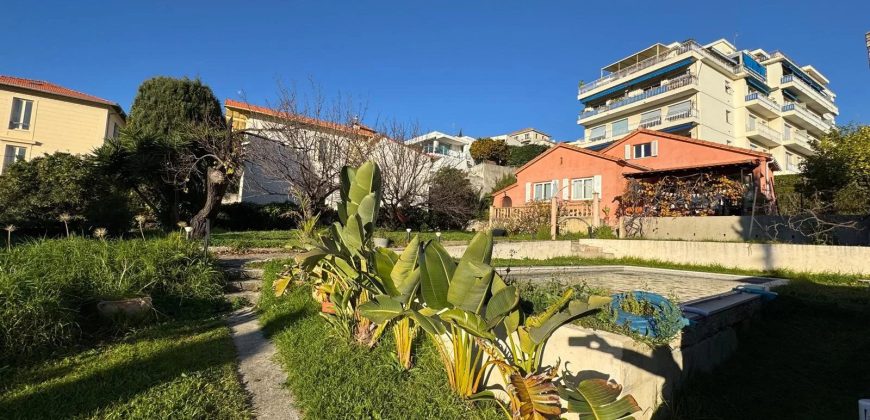 Nice Nord – Belle Maison superficie 95 m2 (Extension possible)  sur un beau terrain plat de 1000 m2 – piscine – Parking et Garage.