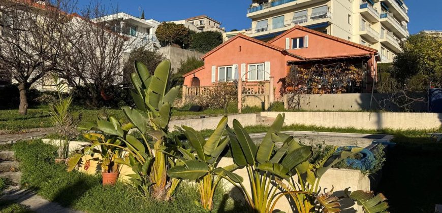 Nice Nord – Belle Maison superficie 95 m2 (Extension possible)  sur un beau terrain plat de 1000 m2 – piscine – Parking et Garage.