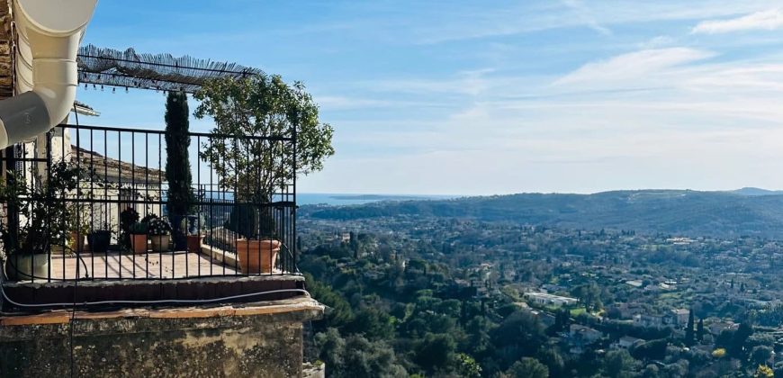Village St Paul de Vence – 2p avec vue féérique + Grenier aménageable