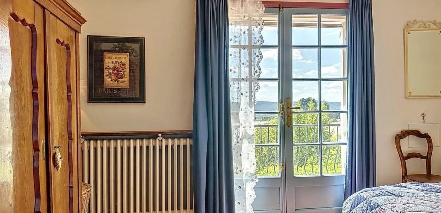 Villa Villecroze, proche village, plein sud, piscine, superbe terrain