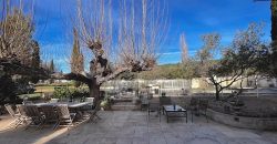 VILLECROZE – Superbe Bastide avec dépendance et piscine, terrain, bois et calme.
