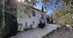 VILLECROZE – Superbe Bastide avec dépendance et piscine, terrain, bois et calme.