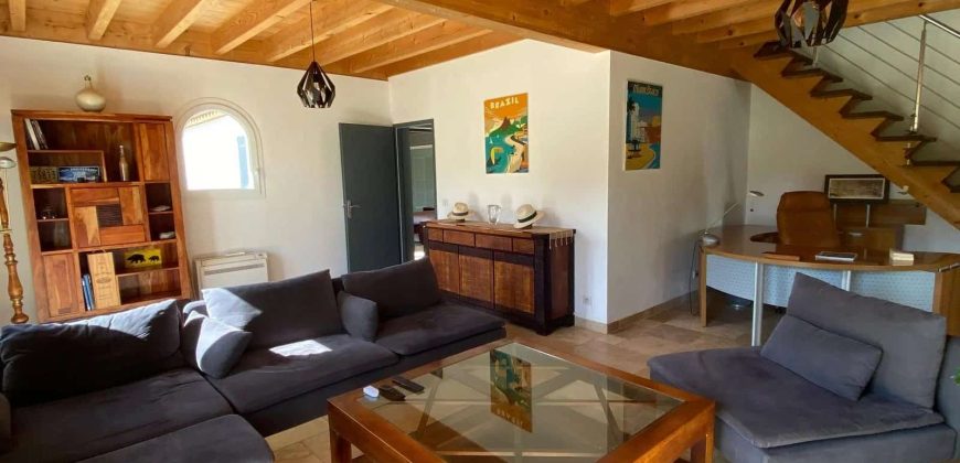 Salernes – Superbe maison écologique avec piscine, terrain, Excellent état ! un havre de paix
