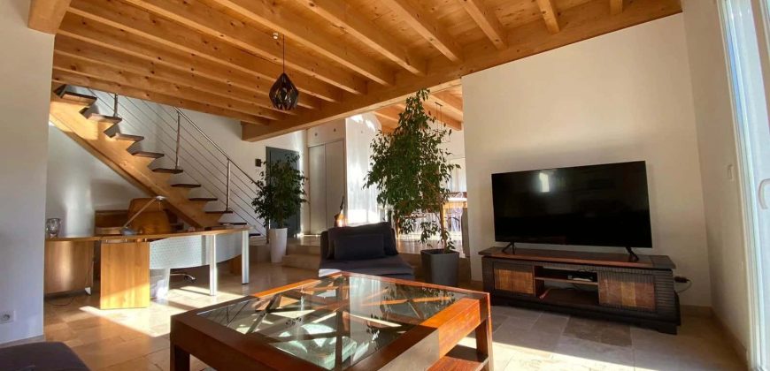 Salernes – Superbe maison écologique avec piscine, terrain, Excellent état ! un havre de paix