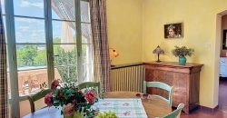 Villa Villecroze, proche village, plein sud, piscine, superbe terrain