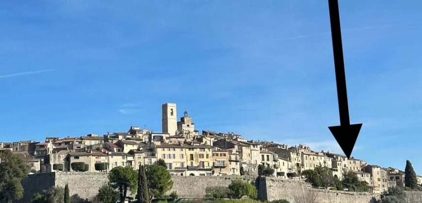Village St Paul de Vence – 2p avec vue féérique + Grenier aménageable