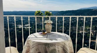 Village St Paul de Vence – 2p avec vue féérique + Grenier aménageable
