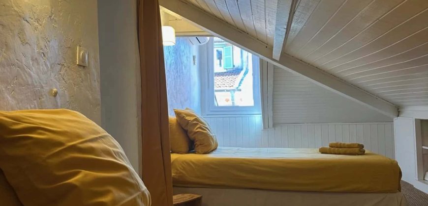 Nice- Vieux Nice-  4P meublé –  forte rentabilité, 50m du Cours et Mer