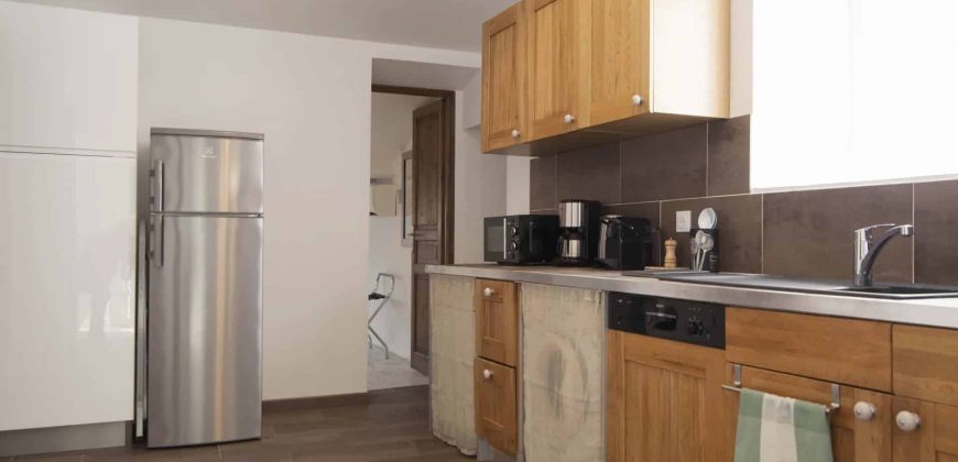 Nice- Vieux Nice-  4P meublé –  forte rentabilité, 50m du Cours et Mer