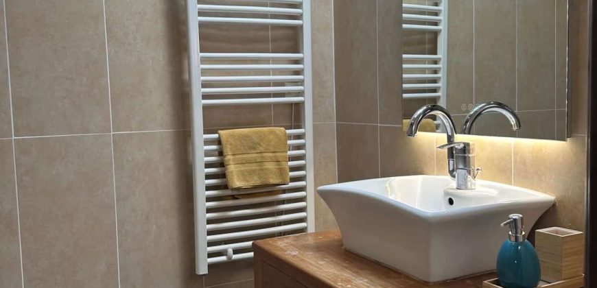 Nice- Vieux Nice-  4P meublé –  forte rentabilité, 50m du Cours et Mer