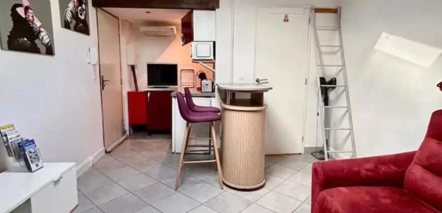 Hyper Centre NICE –  Studette, ascenseur , Imm Bourgeois, meublé ; A SAISIR