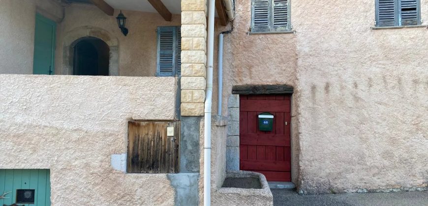 Commune de Peyroules – Appartement 2 pièces de 39m2 et grande cave et jardin