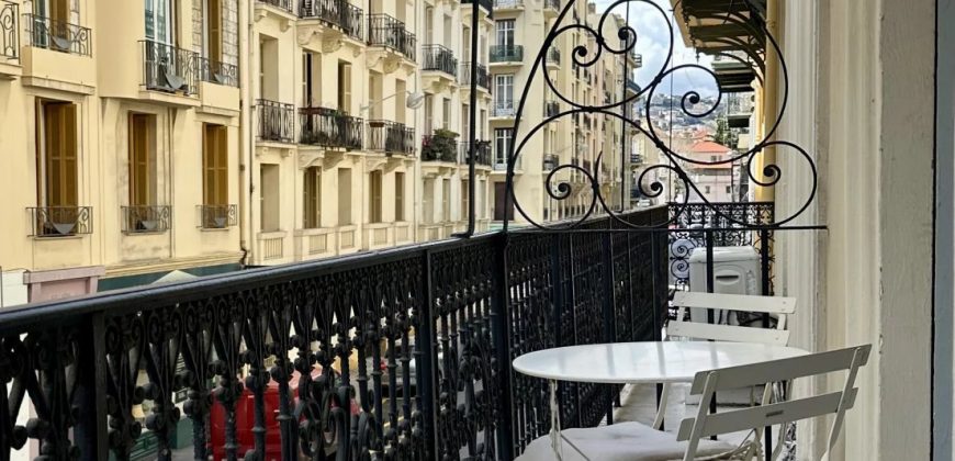 Nice/Superbe Appartement Rénové avec balcon  en Plein Centre Ville