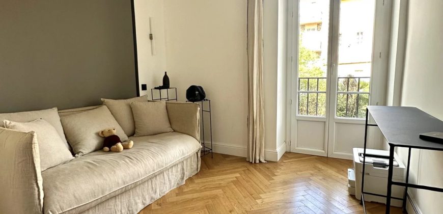 Nice/Superbe Appartement Rénové avec balcon  en Plein Centre Ville